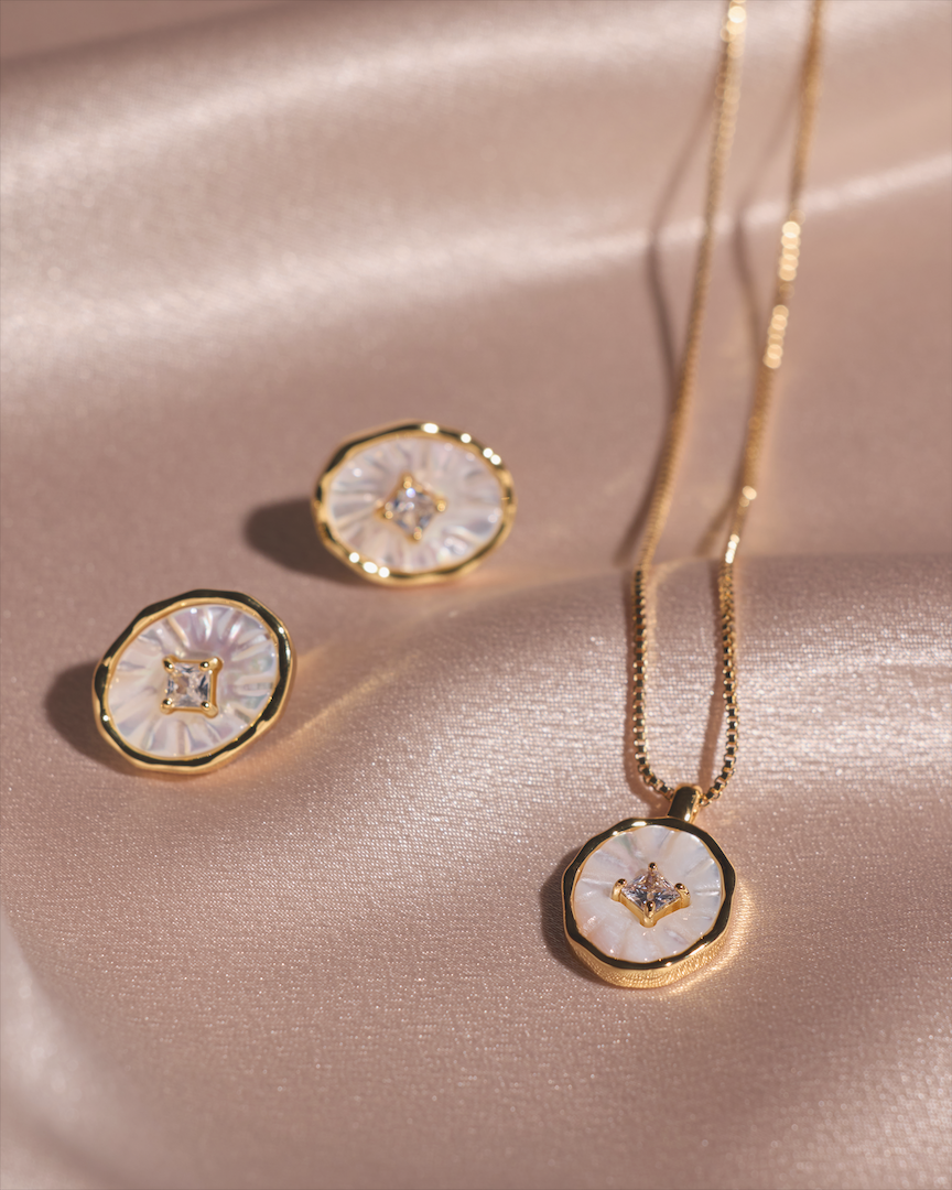 Mother-of-Pearl Diamond Stud