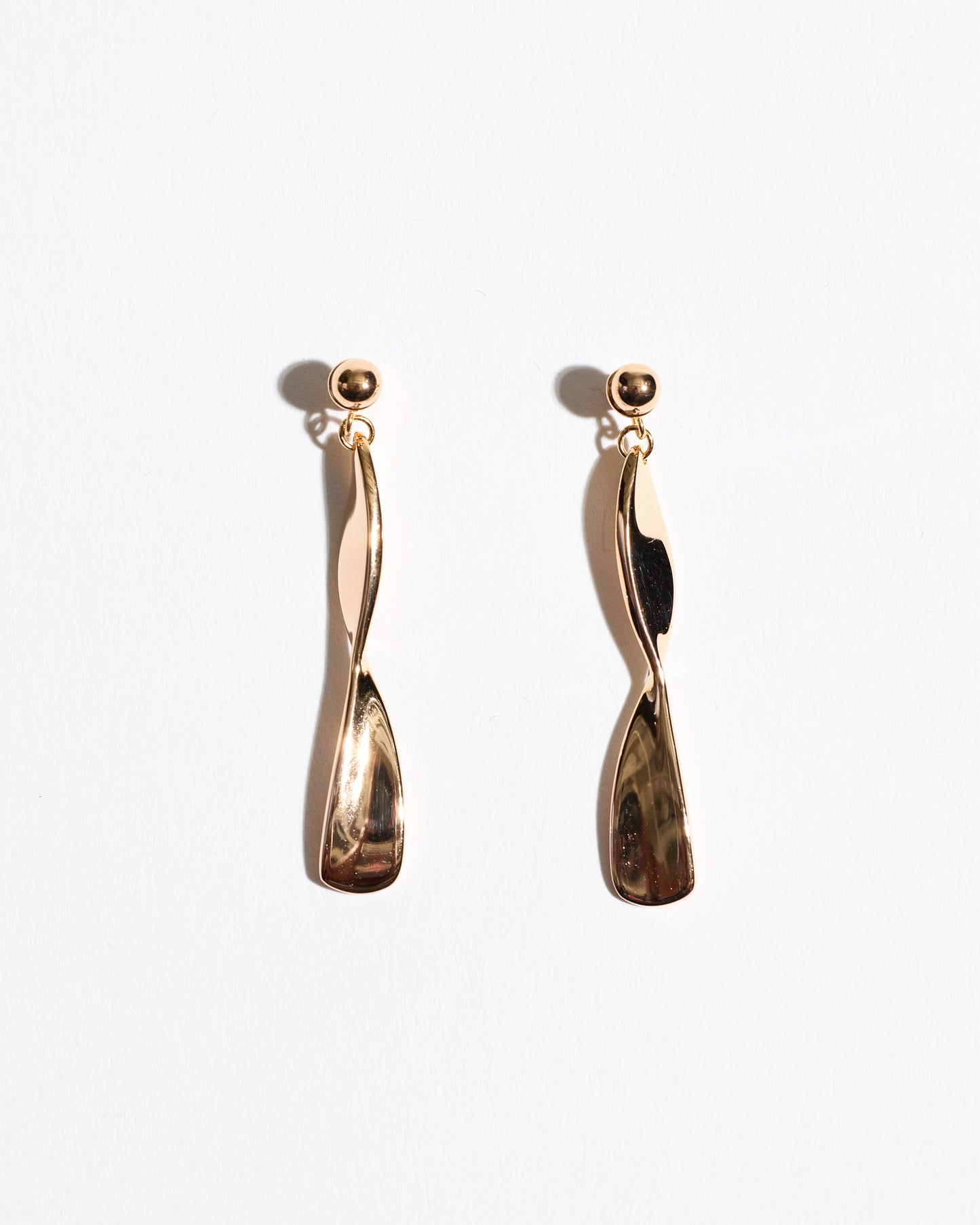 Winding Taper Earrings